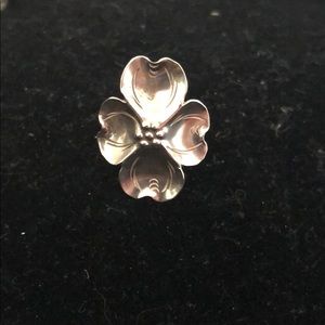 Stuart NYE signed Dogwood flower ring
